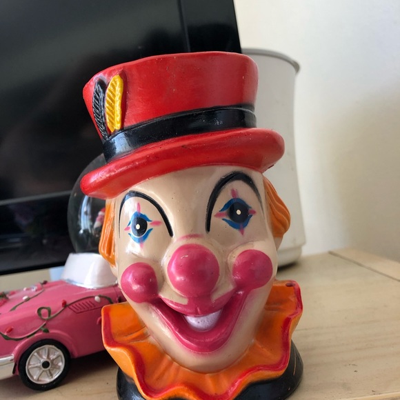 Vintage clown piggy bank- cute and creepy - Picture 8 of 8